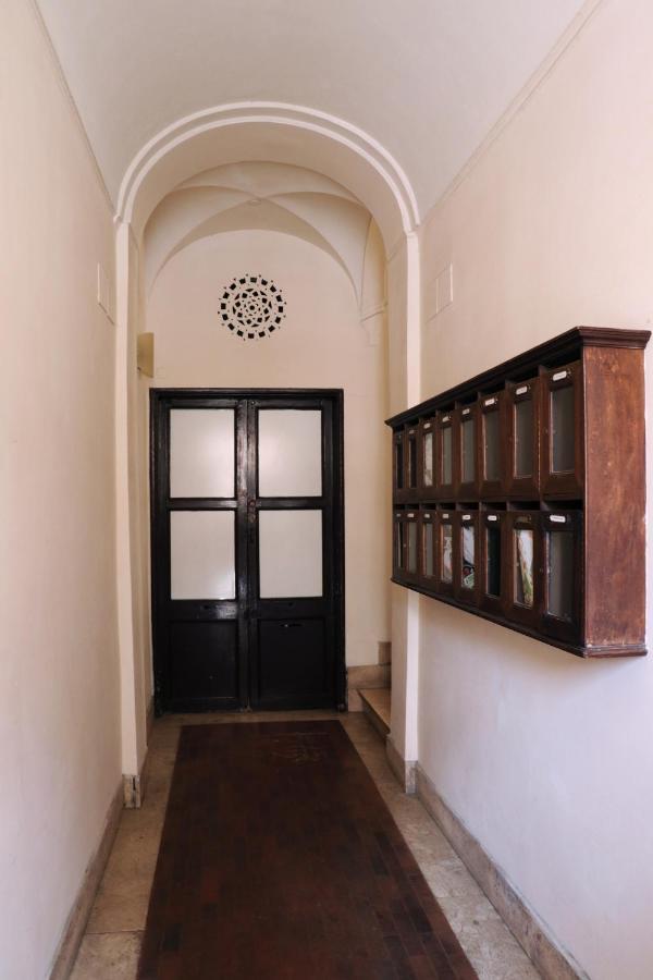 Best Authentic Apartment Monti 5 Mins From Colosseum エクステリア 写真
